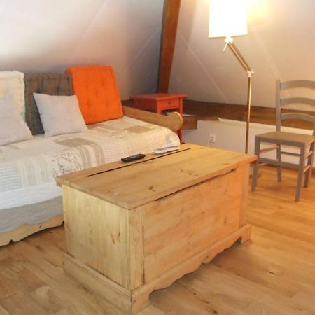 Les Pins - Maison Avec Parking Ferme Et Jardin Commun Au Calme Saint-Prix  Eksteriør billede
